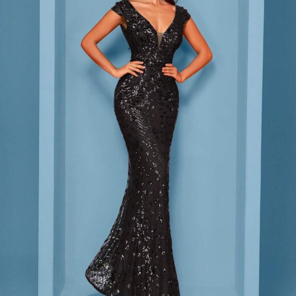 Elegant Black Sequin Evening Gown - Picture 3 of 6